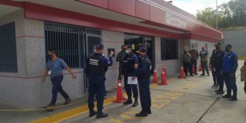 Comandante de las Fapet supervisa entrega de estaciones de servicio a la policía
