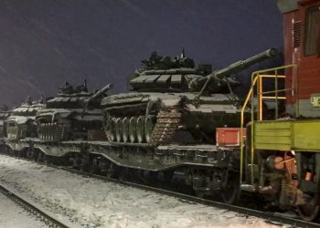 Ucrania combate en dos frentes, la frontera rusa y el Donbás