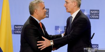 Duque y la OTAN tratan apoyo ruso y chino al “régimen represivo” de Venezuela