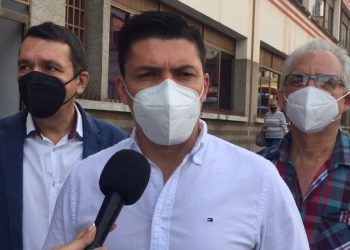 Docentes universitarios reciben atención médica gestionada por APULA