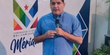 Colas kilométricas por gasolina y apagones eléctricos preceden principales eventos feriales en Mérida