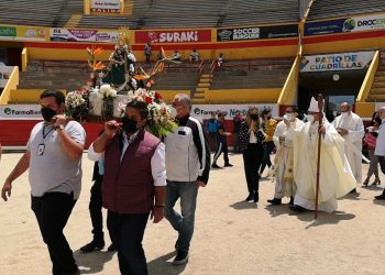 Virgen del Rocío paseó por la Román Eduardo Sandia en el inicio del Carnaval Taurino de América