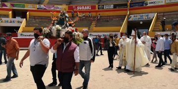 Virgen del Rocío paseó por la Román Eduardo Sandia en el inicio del Carnaval Taurino de América