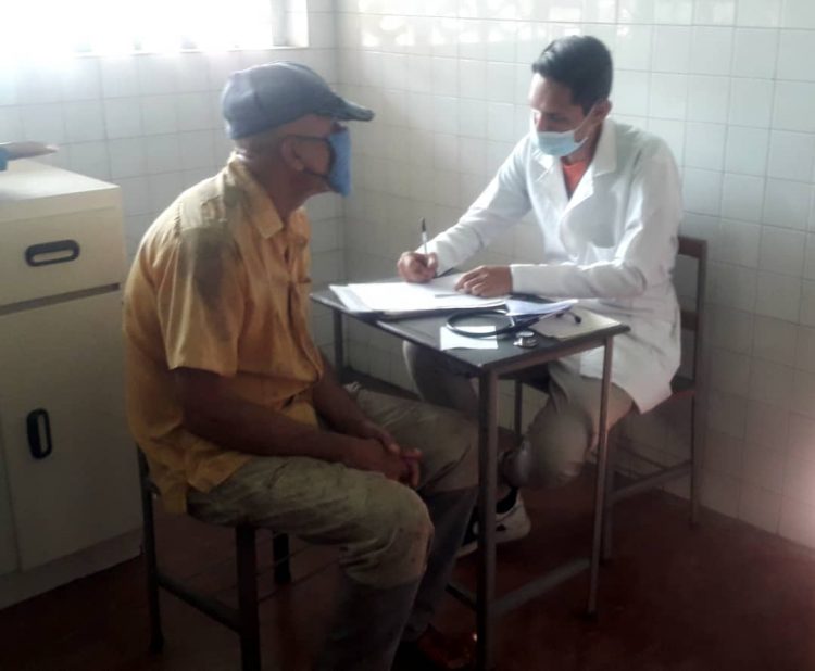 Los pobladores recibieron atención integral medica primaria y medicamentos (Fotos Prensa Alcaldía de Carvajal)