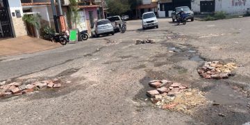 Colapsa vía principal hacia sectores Genaro Méndez y Los Ángeles en SC