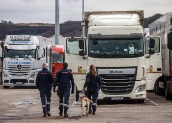 Bloqueos de camioneros y taxistas en Francia por la escalada de los carburantes