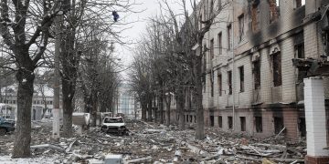 Rusia bombardea Ojtirka, en el nordeste de Ucrania