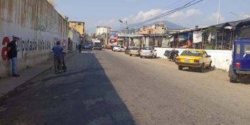 Organismos de seguridad despejan alrededores del Mercado La Paz en Valera