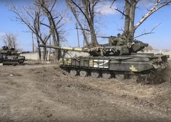 Rusia bombardea un teatro de Mariúpol donde había cientos de refugiados