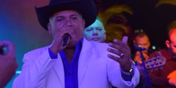Tony Mendoza presentó el video del tema «Que te vaya bien»