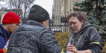 Un nuevo bombardeo ruso en Járkov deja al menos 10 muertos y 35 heridos