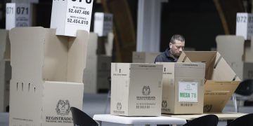Colombia prepara las urnas y la seguridad para las elecciones del domingo
