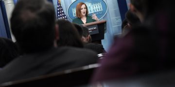 EE.UU. sigue sin reconocer a Maduro pese a las conversaciones sobre el petróleo