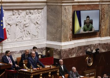 Zelenski pide a Japón y a Francia más presión a Rusia para lograr la paz