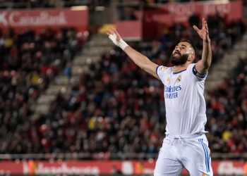 Benzema y Vinicius dominan la Liga, los sustos y la tranquilidad de Courtois
