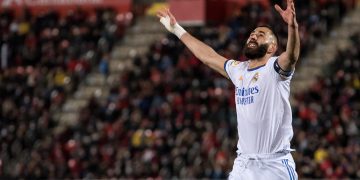 Benzema y Vinicius dominan la Liga, los sustos y la tranquilidad de Courtois