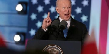 Joe Biden dice que Vladimir Putin «no puede permanecer en el poder»