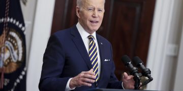 Biden veta las importaciones estadounidenses de petróleo y gas de Rusia