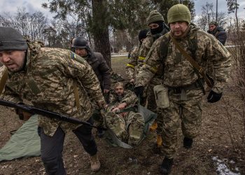 Ucrania abre de nuevo corredores humanitarios para evacuar a sus ciudadanos
