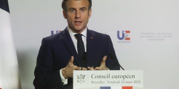 Macron se desmarca de Biden y de su calificación de carnicero a Putin
