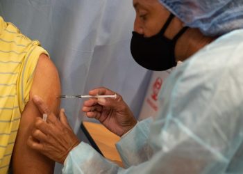 Los médicos venezolanos consideran inadecuada la vacunación anticovid cada cuatro meses