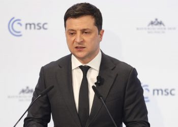 Zelenski pide a Europa que «despierte ya» tras atacar Rusia una central nuclear