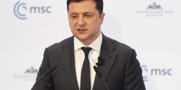 Zelenski pide a Europa que «despierte ya» tras atacar Rusia una central nuclear