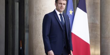 Macron se presenta oficialmente como candidato para un segundo mandato