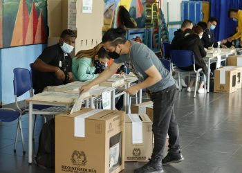 Colombia convive con sospechas electorales a 70 días de las presidenciales