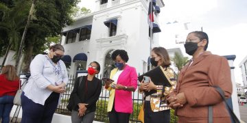 Feministas piden esclarecer caso de niña de 8 años embarazada en Panamá