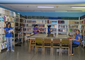 ¡Colabora! Recaudan libros e insumos para Biblioteca del Nurr
