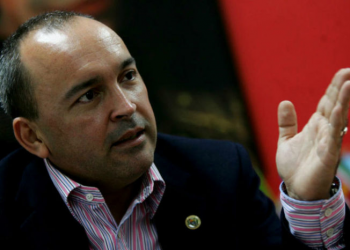 Francisco Torrealba asoma que se aprobará el tradicional aumento salarial del 1 de mayo