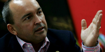 Francisco Torrealba asoma que se aprobará el tradicional aumento salarial del 1 de mayo