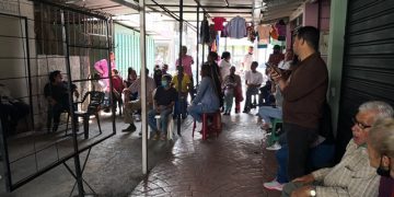 Municipalidad se reúne con locatarios del Mercado de Buhoneros Fabricio Ojeda en Boconó