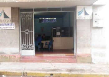 Hidroandes amenaza con avisos de corte sin prestarle servicio a boconeses