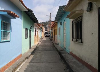 Boconó | 18 años lleva apagada lámpara del poste de la Virgen en callejón Santa Rosa