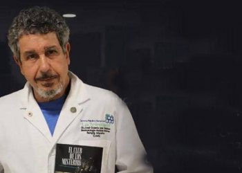 Médico boconés presenta su obra «El Club de Los Misterios: casos clínicos enigmáticos»