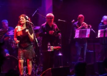  Luz Elena Caicedo promociona su nuevo tema “Yo Soy Una Mujer con Tantas Mujeres Dentro”