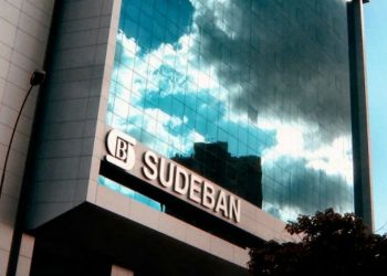 Bancos retoman horario habitual en una economía que aún está lejos de llegar a niveles prepandemia