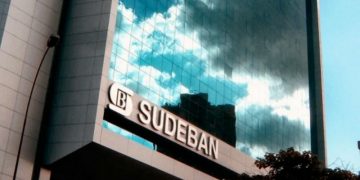 Bancos retoman horario habitual en una economía que aún está lejos de llegar a niveles prepandemia