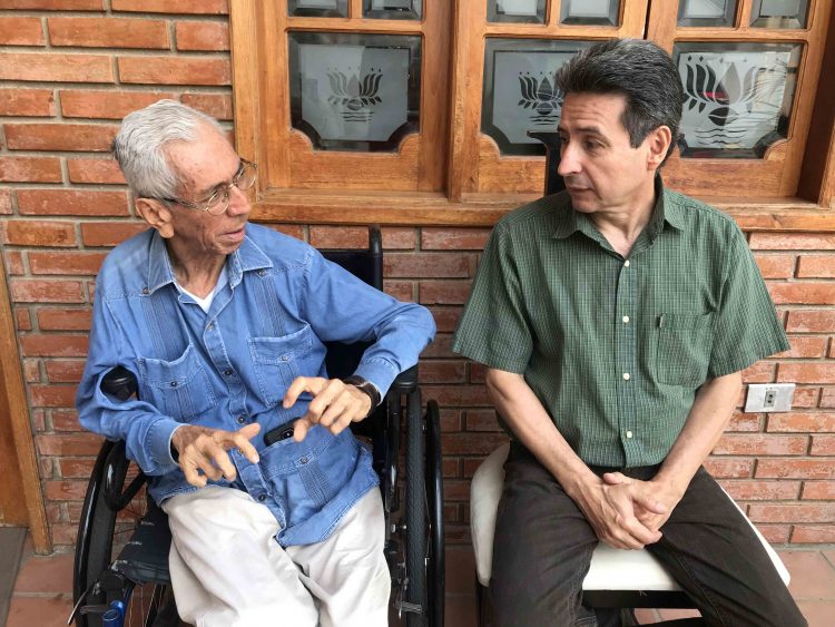 Walter Márquez de la Fundación El Amparo, y Marino Alvarado de Provea, siguen reportando a organismos internacionales hechos ocurridos en el Alto Apure. Foto: Mariana Duque