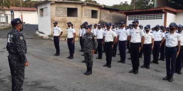 Estudiantes de la Unes reciben formación institucional