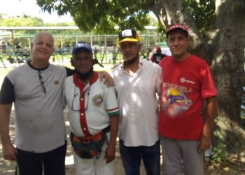 Reporteros enrachado juega la copa «Black Chárter»