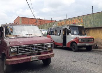 Solo tres busetas por día pueden abastecerse de gasolina en Valera
