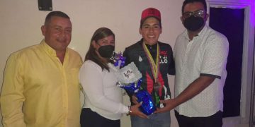 Medallistas boconeses fueron homenajeados