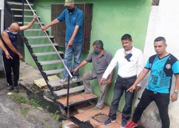 Colapsó por completo cloaca en la Av. José Manuel Briceño de La Cejita