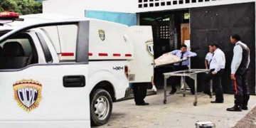 Hallan a hombre muerto con múltiples heridas de arma de fuego en Santa Isabel