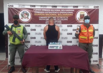 Guardia Nacional del Punto de Atención Al Ciudadano en la Libertad detiene a hombre con 38 dedíles de cocaína