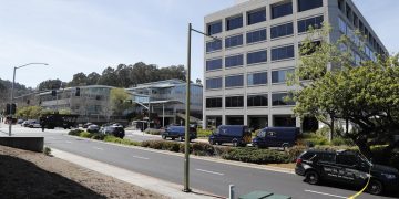 YouTube bloquea los canales de medios oficialistas rusos en todo el mundo