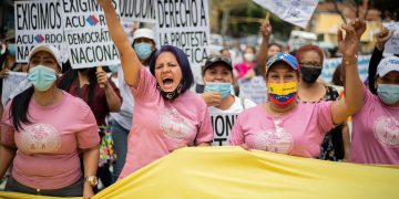 Mujeres en Venezuela denuncian en su día la «precariedad» en la que viven